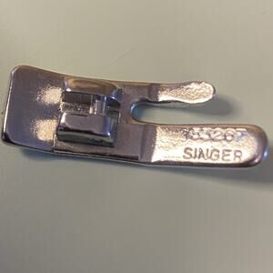 Genuine Singer Sewing Machine #153267 Straight Stitch Presser Foot Vintage